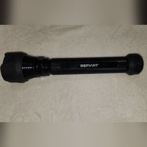 Defiant 12" Flashlight